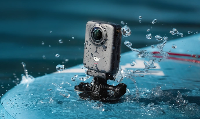 Wspinacze używający kamery DJI Osmo 360